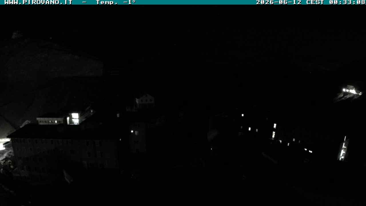 Archived image Webcam Passo Stelvio, Albergo Quarto Pirovano