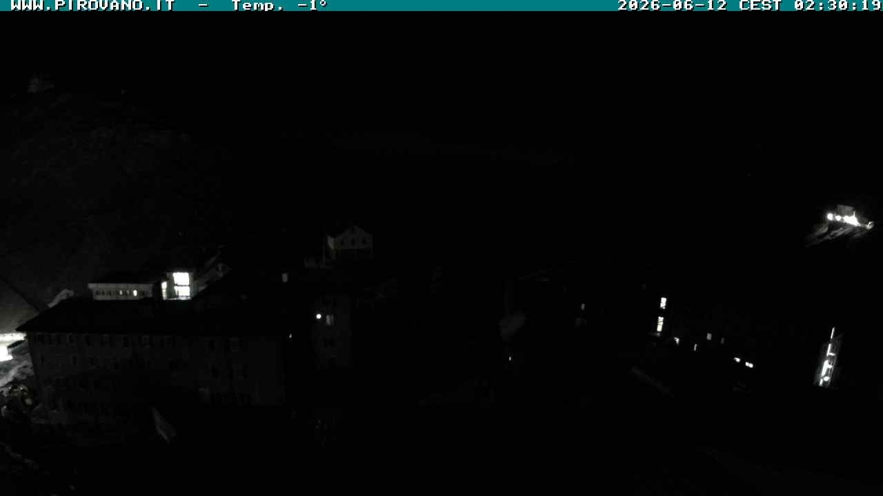 Archived image Webcam Passo Stelvio, Albergo Quarto Pirovano