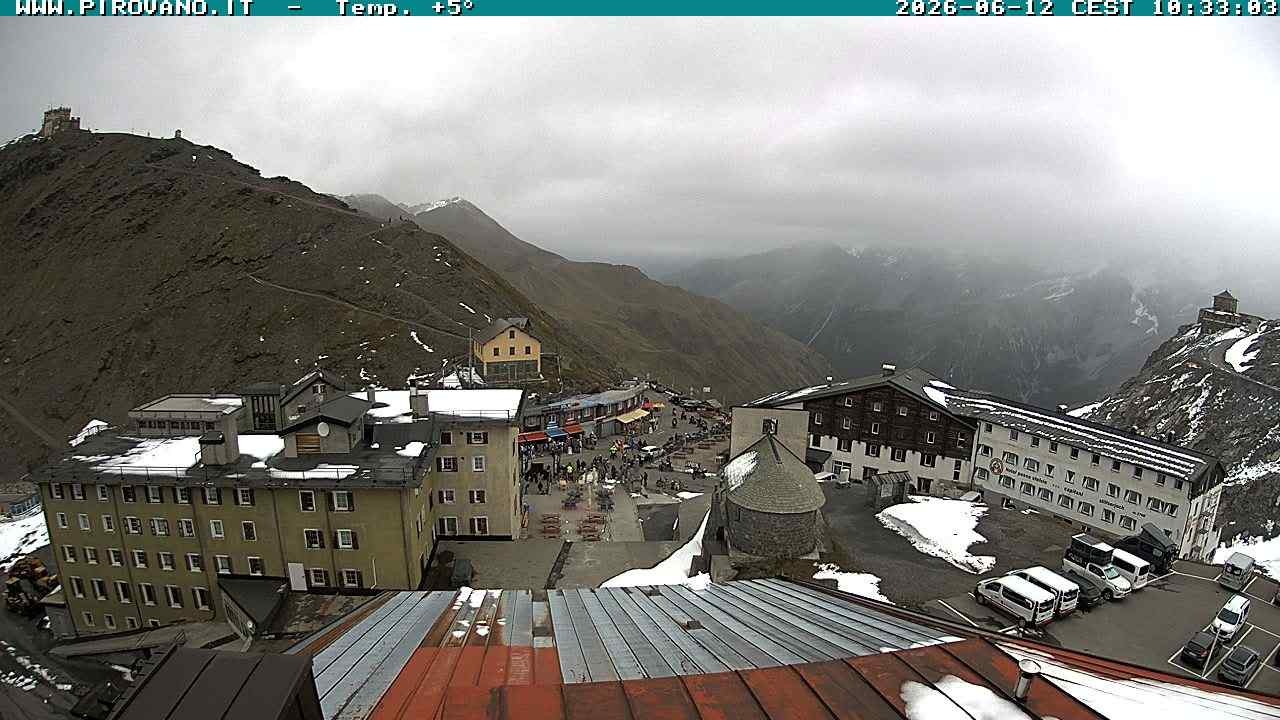 Archived image Webcam Passo Stelvio, Albergo Quarto Pirovano