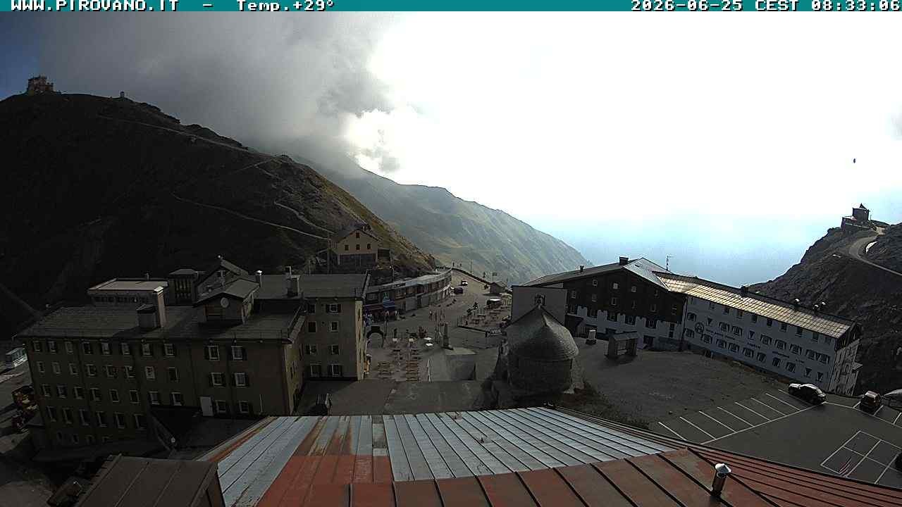 Archived image Webcam Passo Stelvio, Albergo Quarto Pirovano