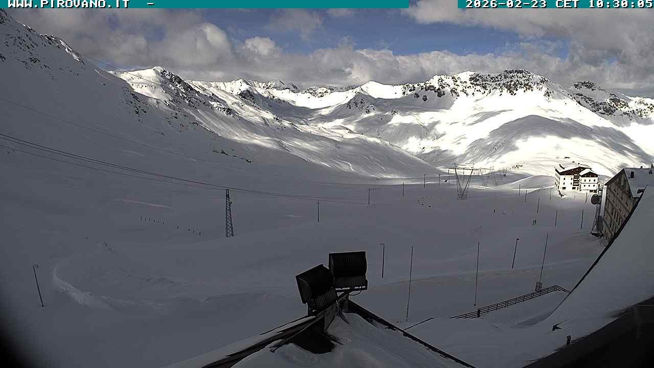 Archiv Foto Webcam Passhöhe Stilfserjoch, Valle del Braulio