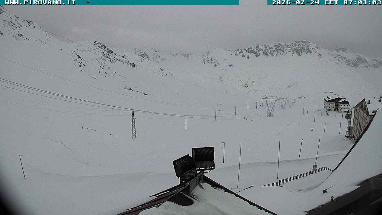 Archiv Foto Webcam Passhöhe Stilfserjoch, Valle del Braulio