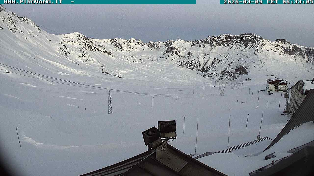 Archiv Foto Webcam Passhöhe Stilfserjoch, Valle del Braulio