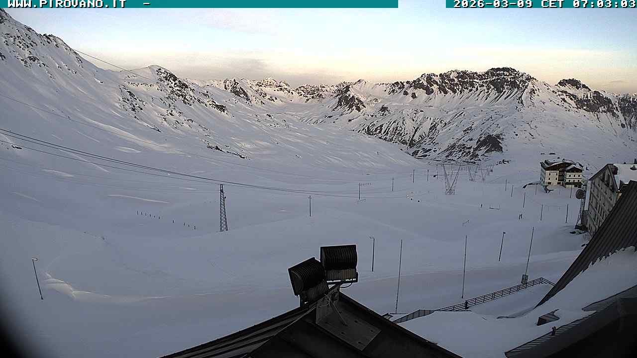 Archiv Foto Webcam Passhöhe Stilfserjoch, Valle del Braulio