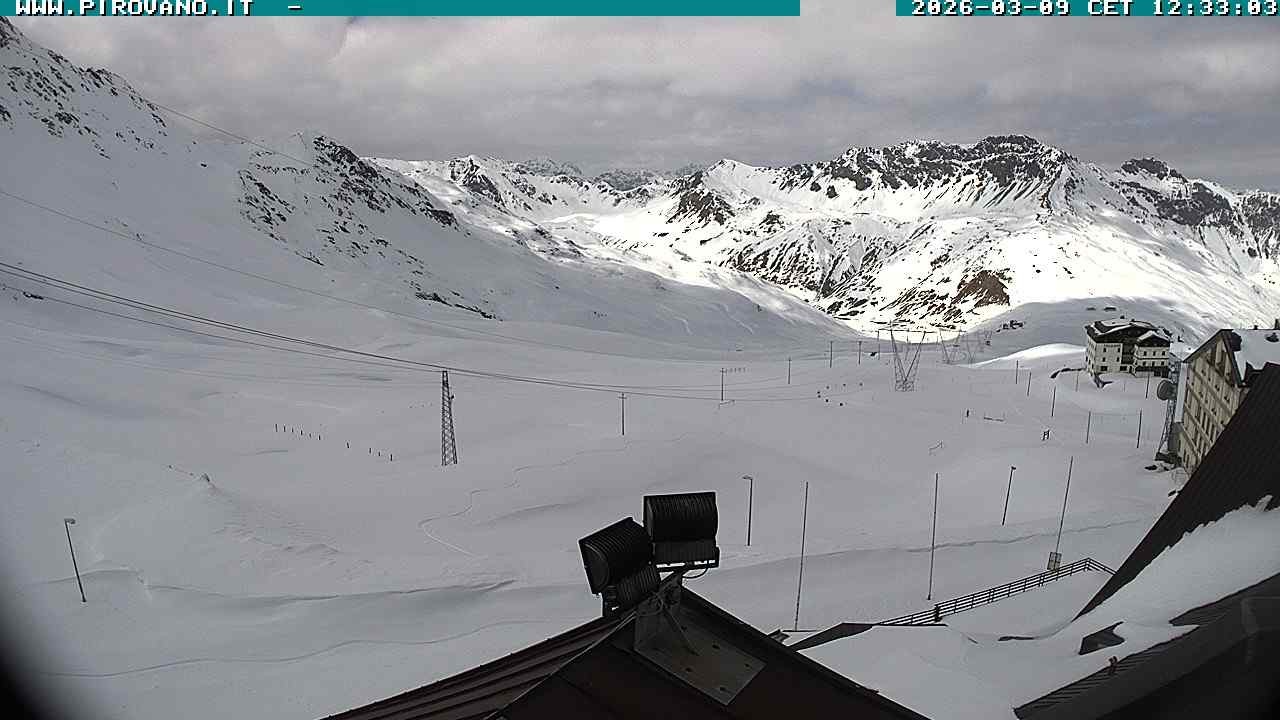 Archiv Foto Webcam Passhöhe Stilfserjoch, Valle del Braulio