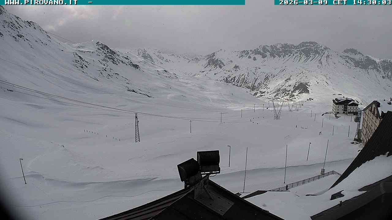 Archiv Foto Webcam Passhöhe Stilfserjoch, Valle del Braulio