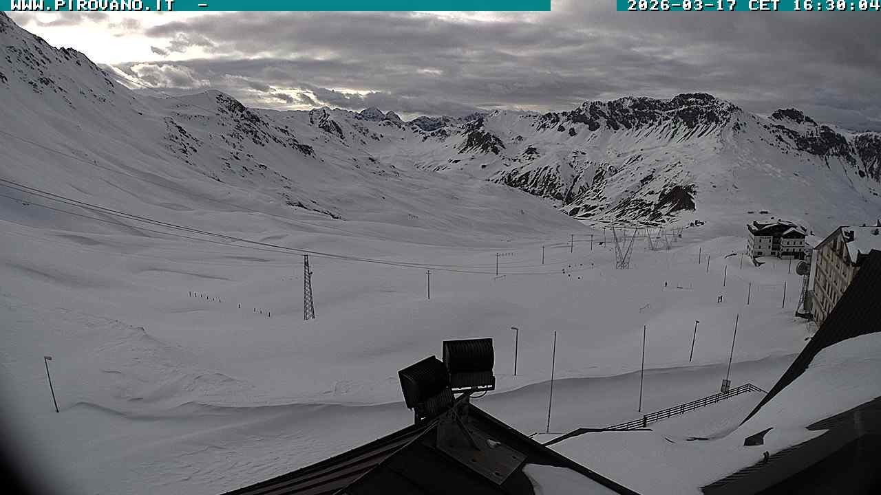 Archiv Foto Webcam Passhöhe Stilfserjoch, Valle del Braulio