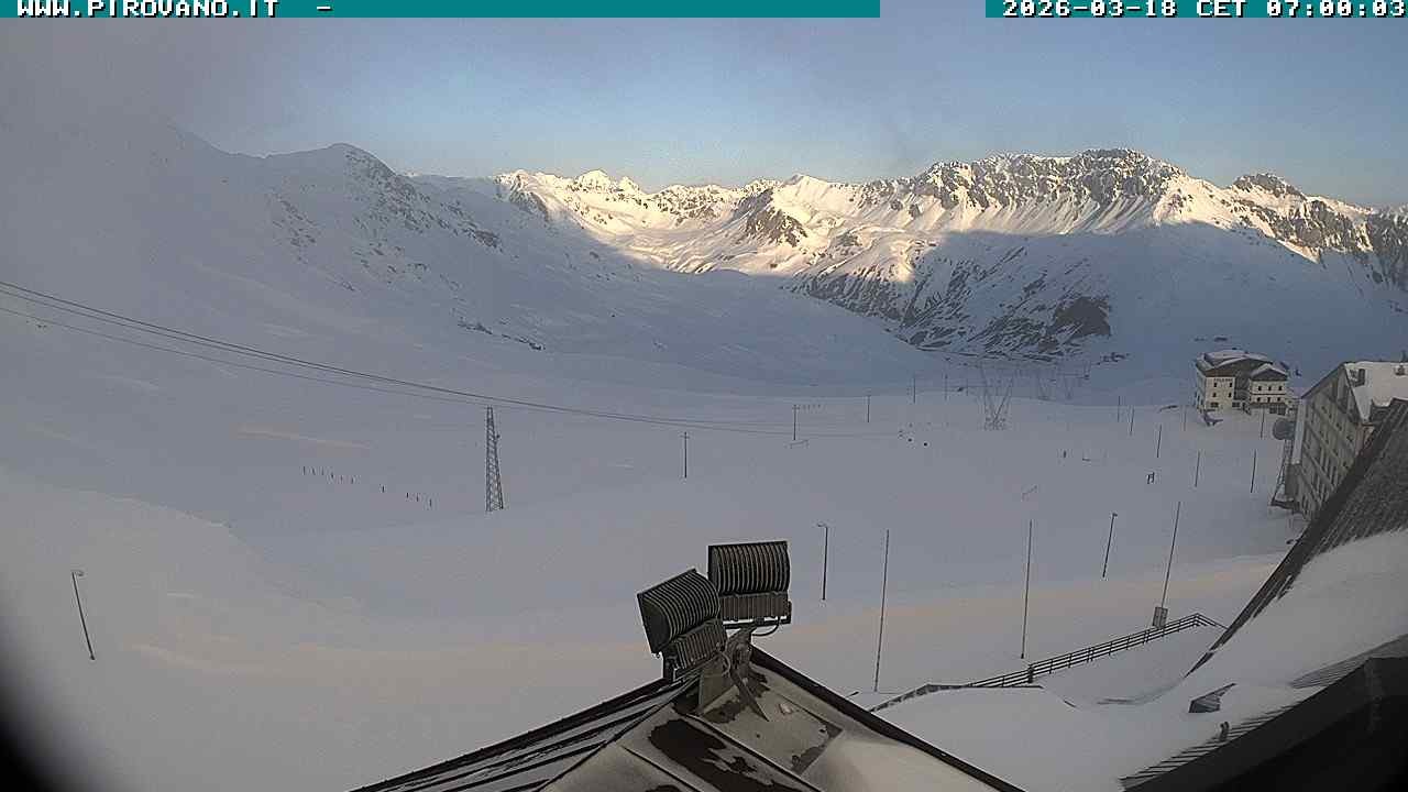 Archiv Foto Webcam Passhöhe Stilfserjoch, Valle del Braulio