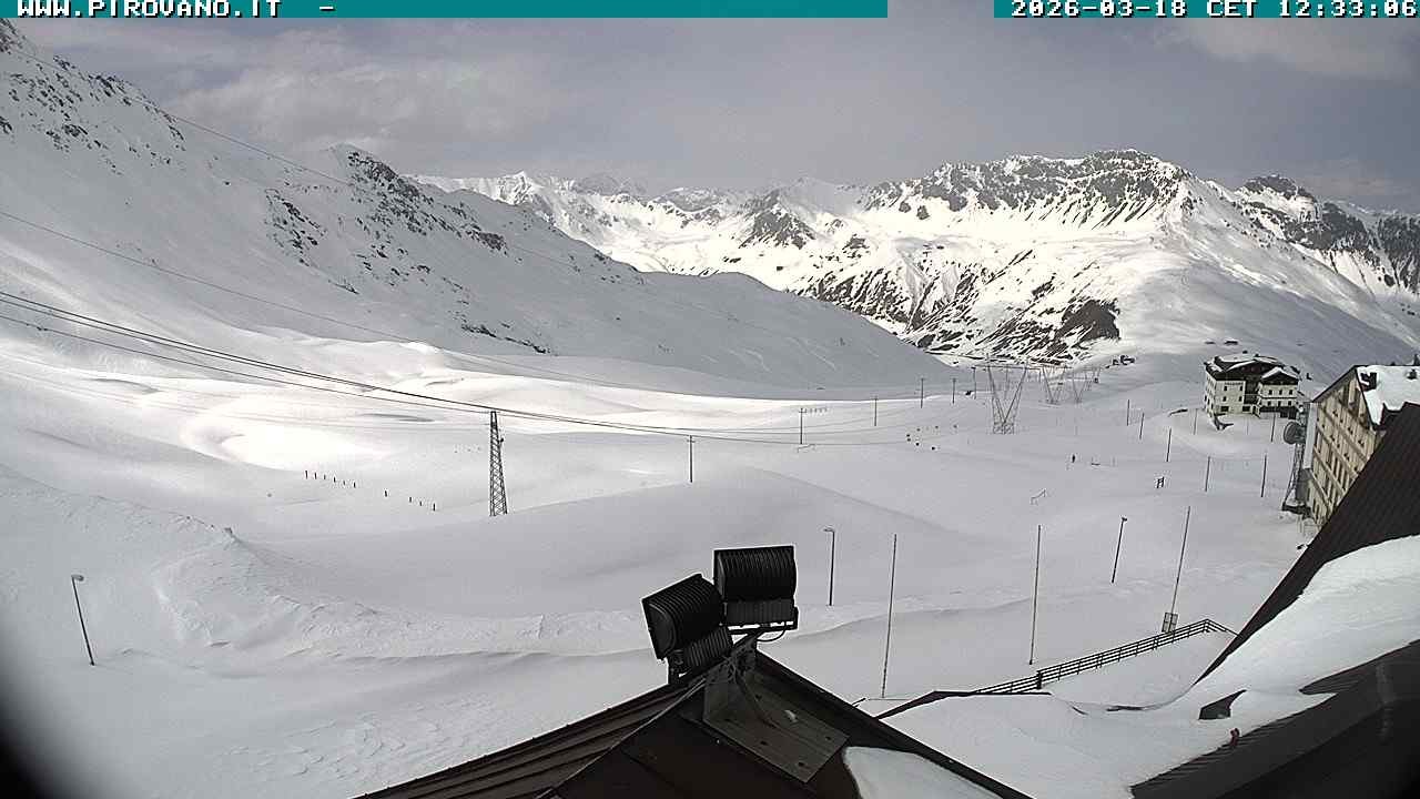 Archiv Foto Webcam Passhöhe Stilfserjoch, Valle del Braulio