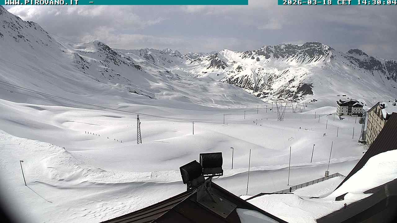 Archiv Foto Webcam Passhöhe Stilfserjoch, Valle del Braulio