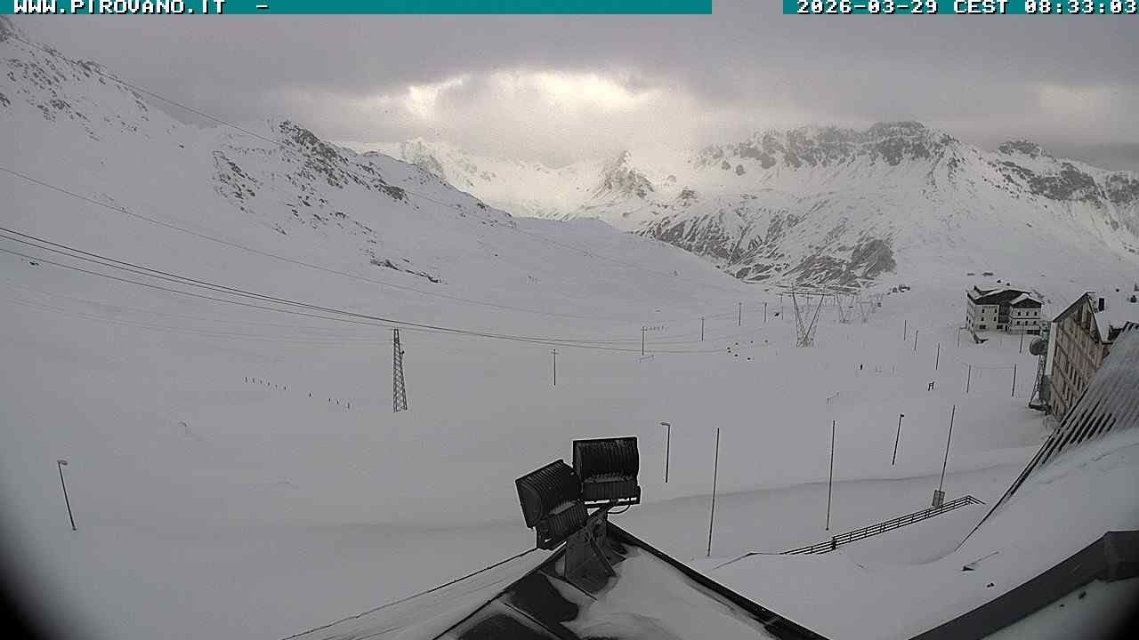 Archiv Foto Webcam Passhöhe Stilfserjoch, Valle del Braulio