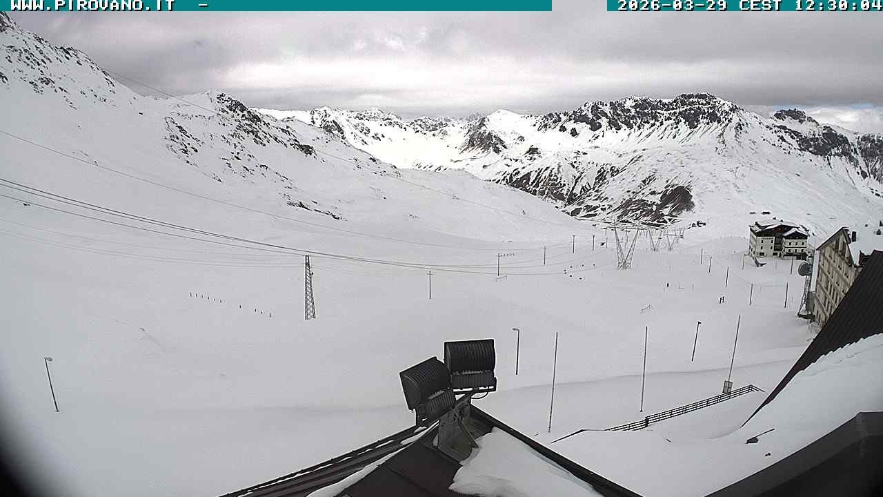 Archiv Foto Webcam Passhöhe Stilfserjoch, Valle del Braulio