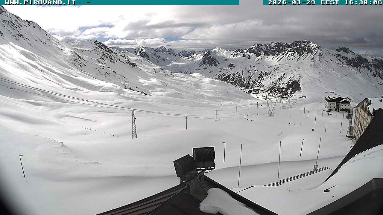 Archiv Foto Webcam Passhöhe Stilfserjoch, Valle del Braulio
