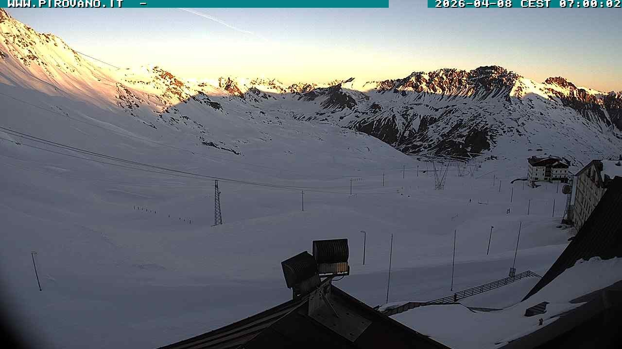 Archiv Foto Webcam Passhöhe Stilfserjoch, Valle del Braulio