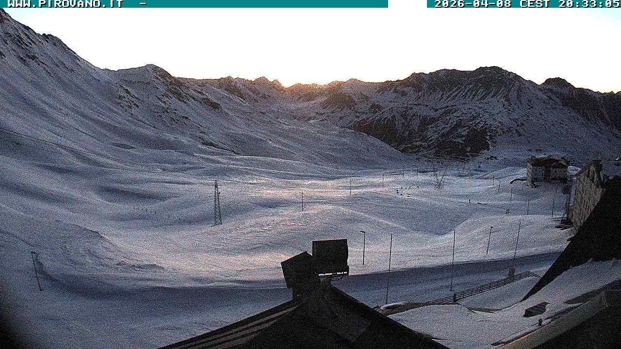 Archiv Foto Webcam Passhöhe Stilfserjoch, Valle del Braulio