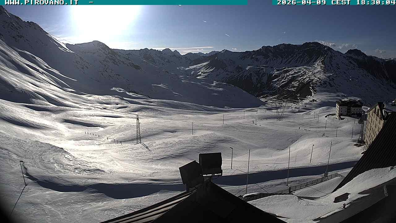 Archiv Foto Webcam Passhöhe Stilfserjoch, Valle del Braulio