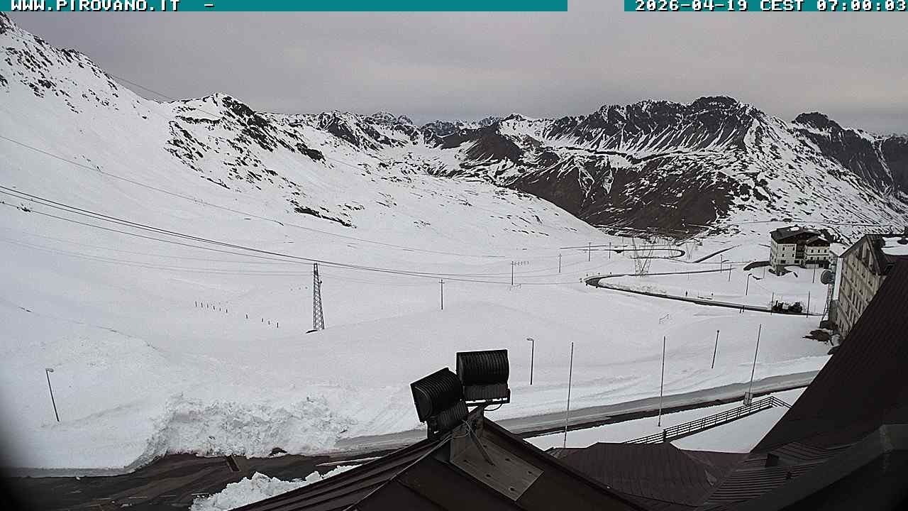 Archiv Foto Webcam Passhöhe Stilfserjoch, Valle del Braulio