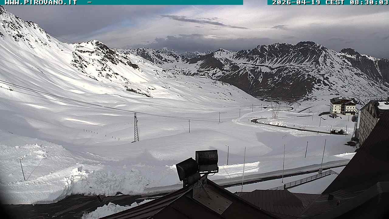 Archiv Foto Webcam Passhöhe Stilfserjoch, Valle del Braulio