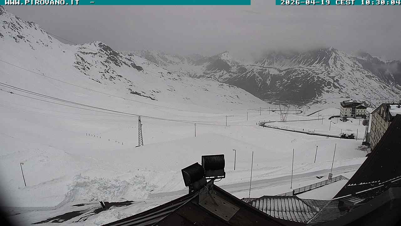 Archiv Foto Webcam Passhöhe Stilfserjoch, Valle del Braulio
