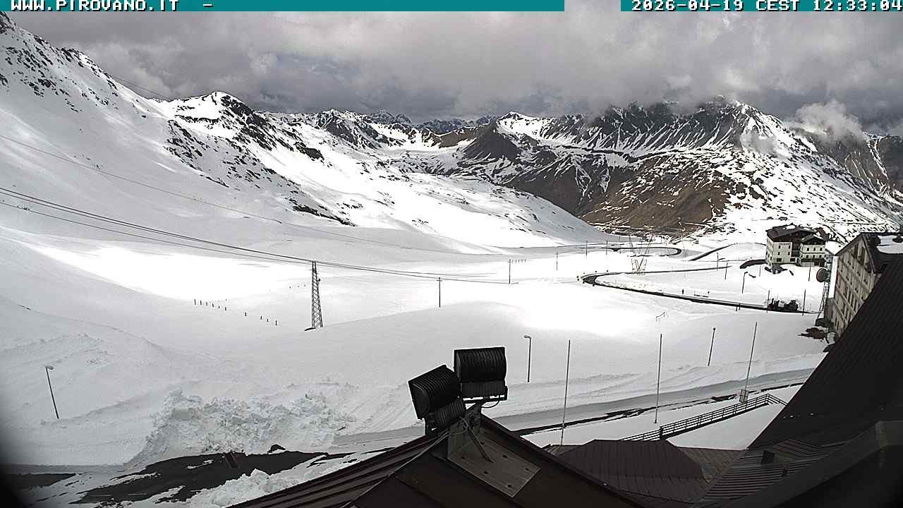 Archiv Foto Webcam Passhöhe Stilfserjoch, Valle del Braulio