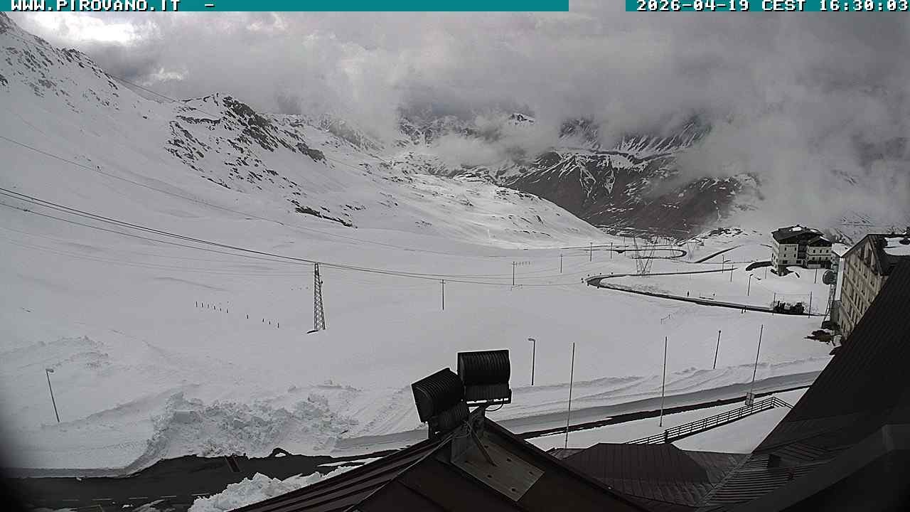 Archiv Foto Webcam Passhöhe Stilfserjoch, Valle del Braulio