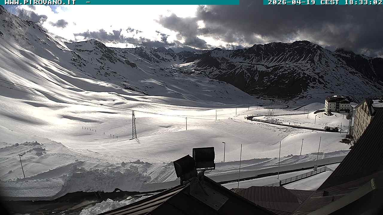 Archiv Foto Webcam Passhöhe Stilfserjoch, Valle del Braulio