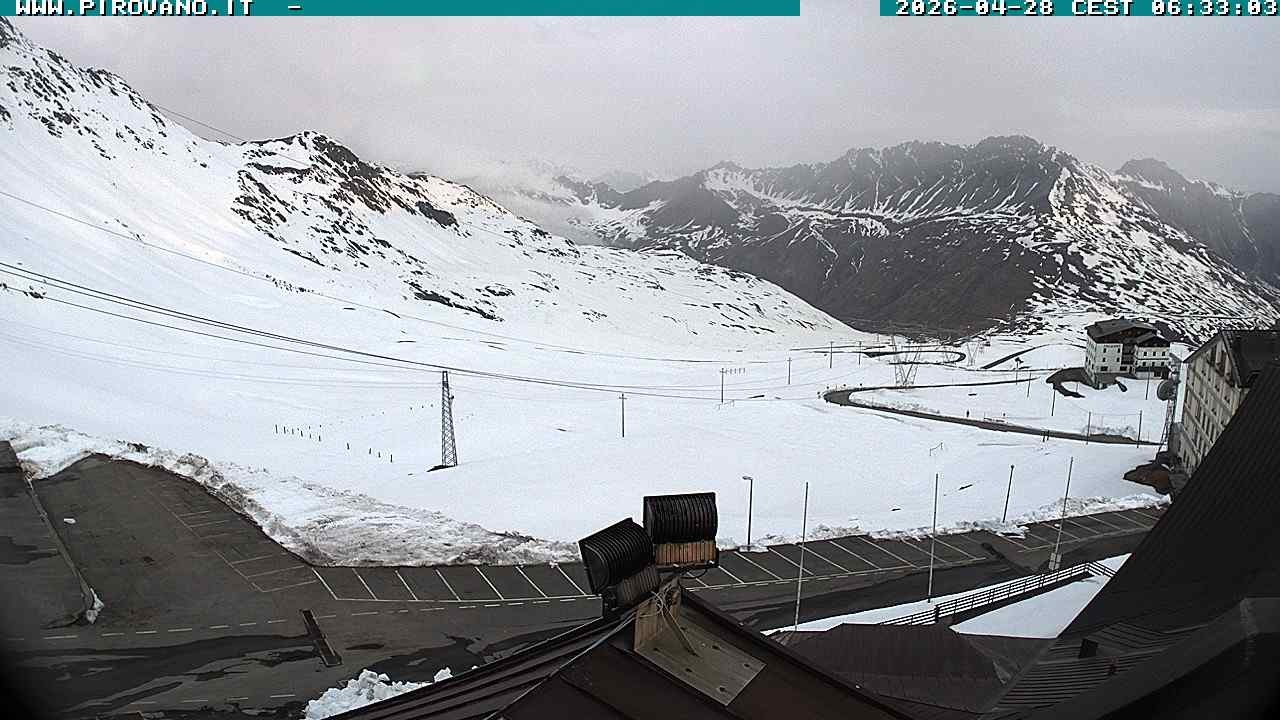 Archiv Foto Webcam Passhöhe Stilfserjoch, Valle del Braulio