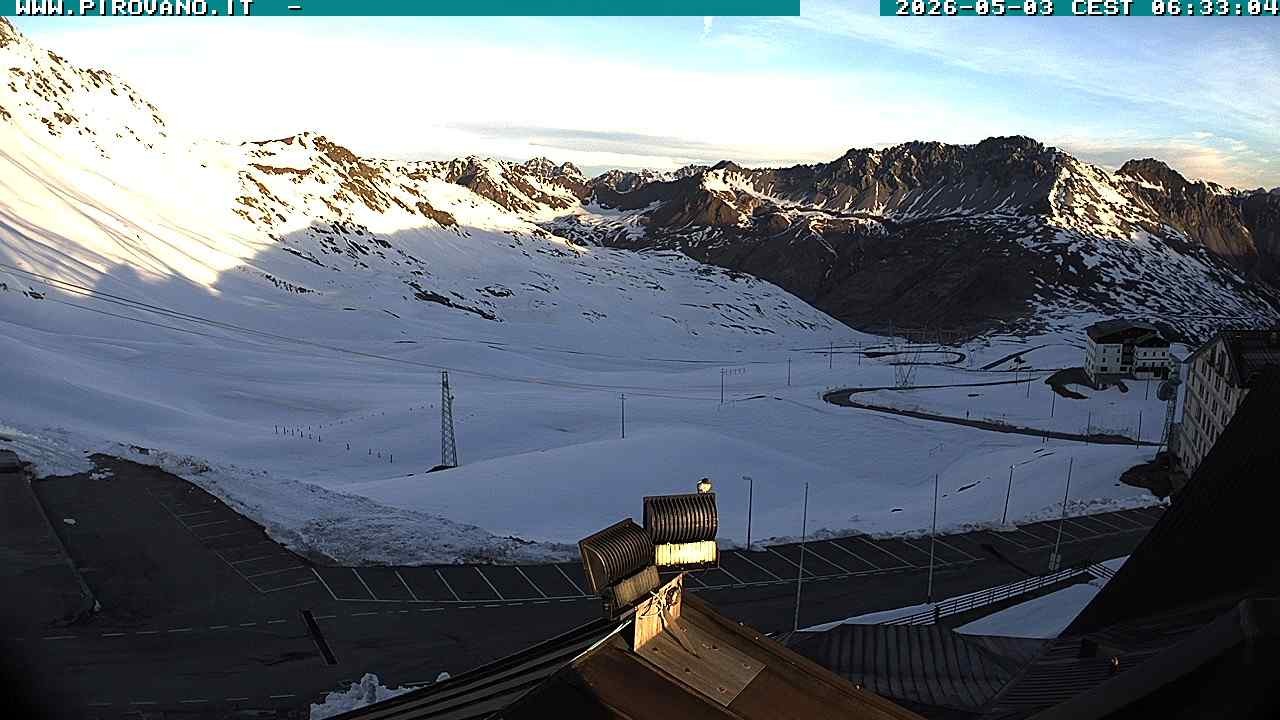 Archiv Foto Webcam Passhöhe Stilfserjoch, Valle del Braulio