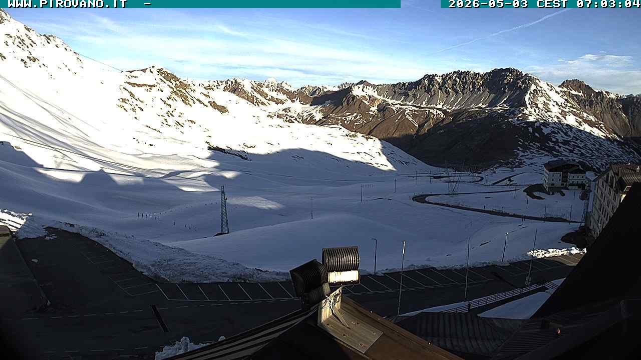 Archiv Foto Webcam Passhöhe Stilfserjoch, Valle del Braulio