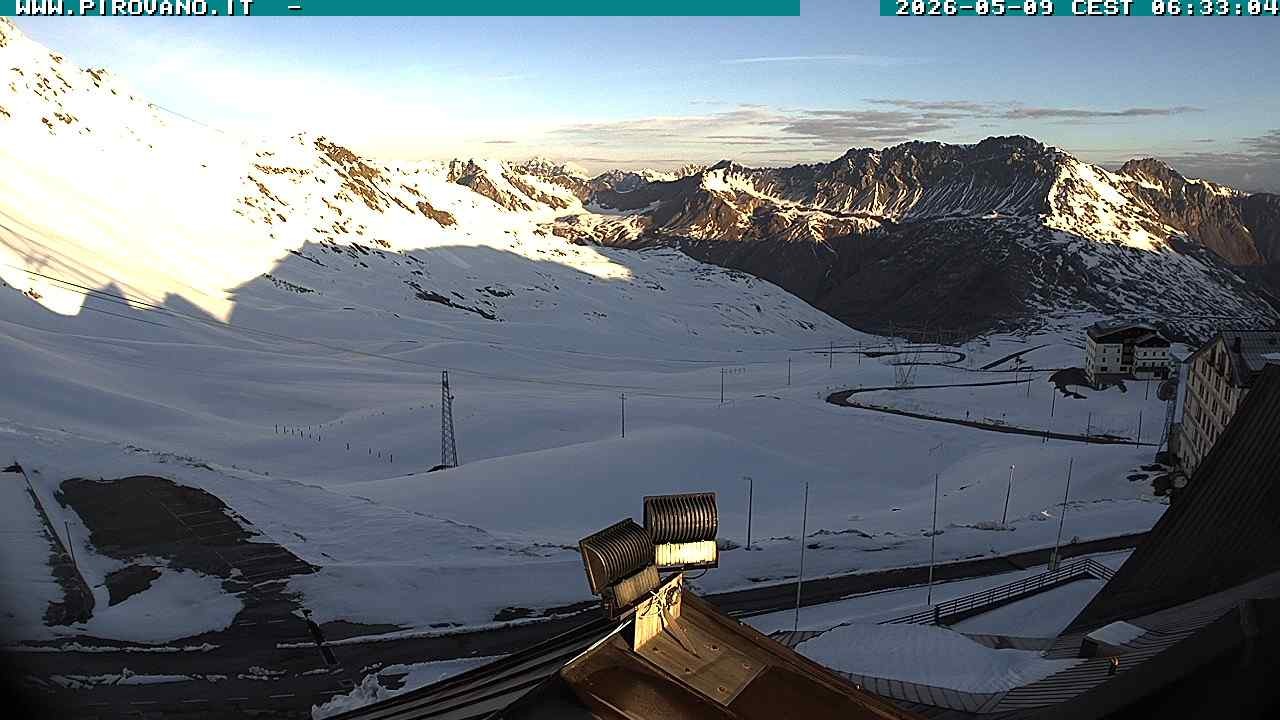 Archiv Foto Webcam Passhöhe Stilfserjoch, Valle del Braulio