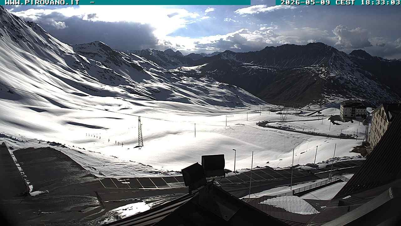 Archiv Foto Webcam Passhöhe Stilfserjoch, Valle del Braulio
