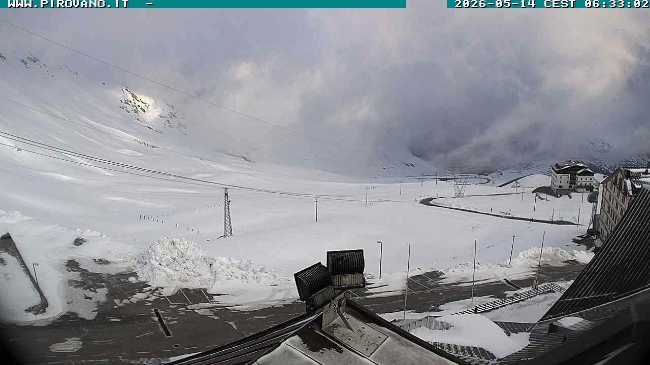 Archiv Foto Webcam Passhöhe Stilfserjoch, Valle del Braulio