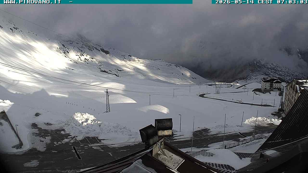 Archiv Foto Webcam Passhöhe Stilfserjoch, Valle del Braulio