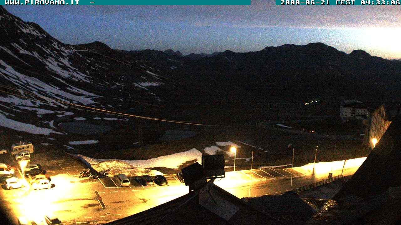 Archiv Foto Webcam Passhöhe Stilfserjoch, Valle del Braulio