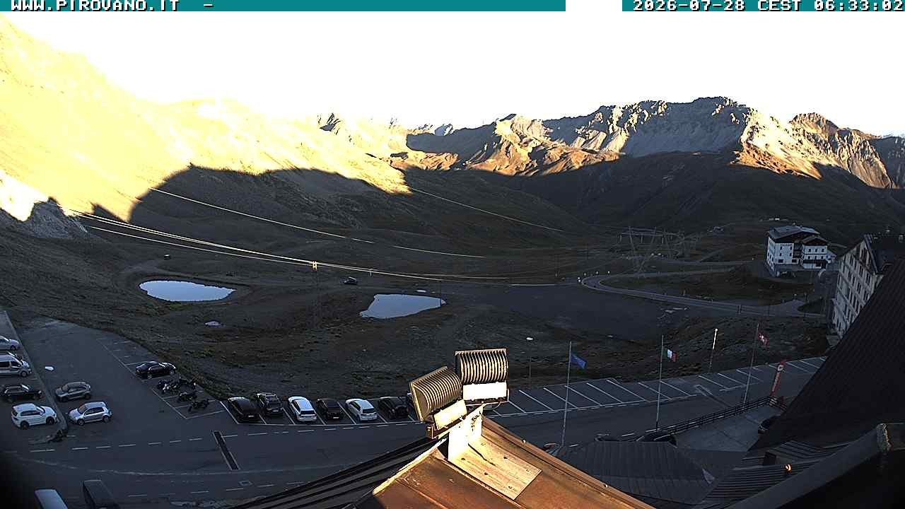 Archiv Foto Webcam Passhöhe Stilfserjoch, Valle del Braulio