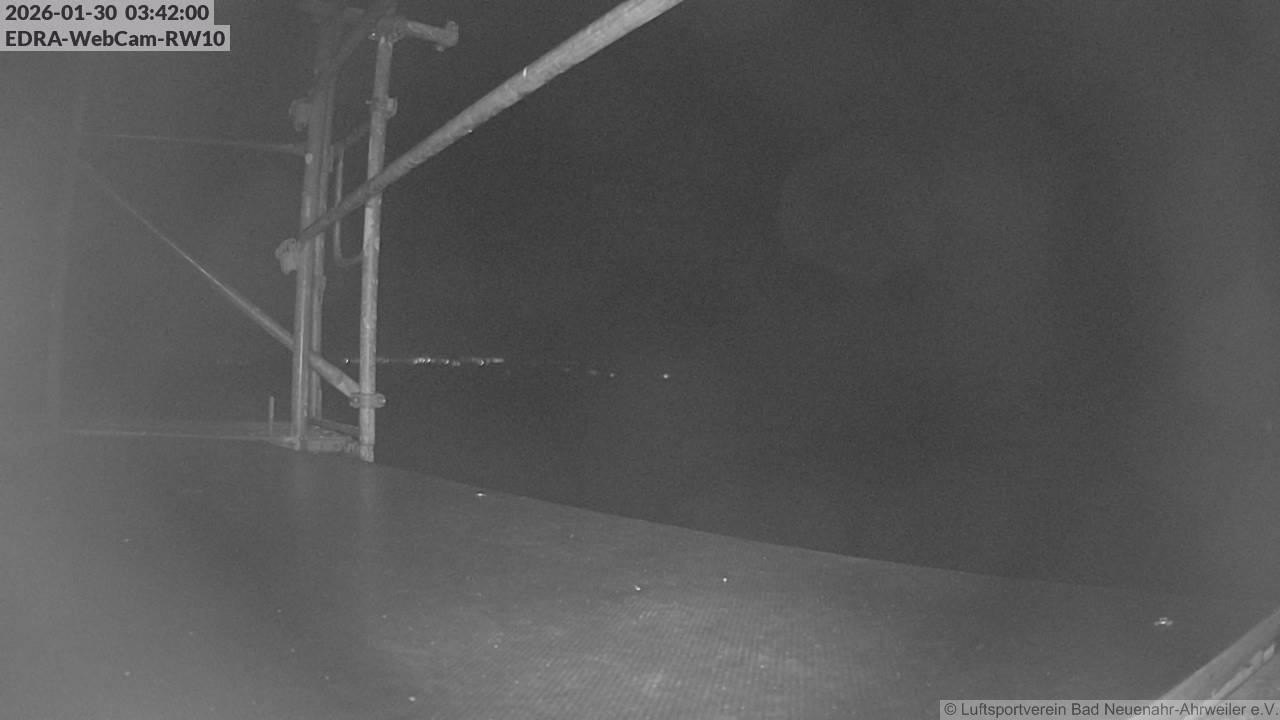 Archiv Foto Webcam Bad Neuenahr-Ahrweiler: Blick auf die Piste 10 des Luftsportverein