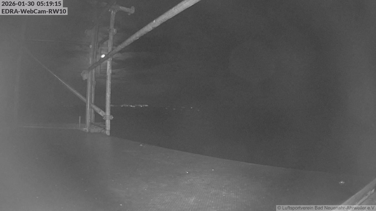 Archiv Foto Webcam Bad Neuenahr-Ahrweiler: Blick auf die Piste 10 des Luftsportverein