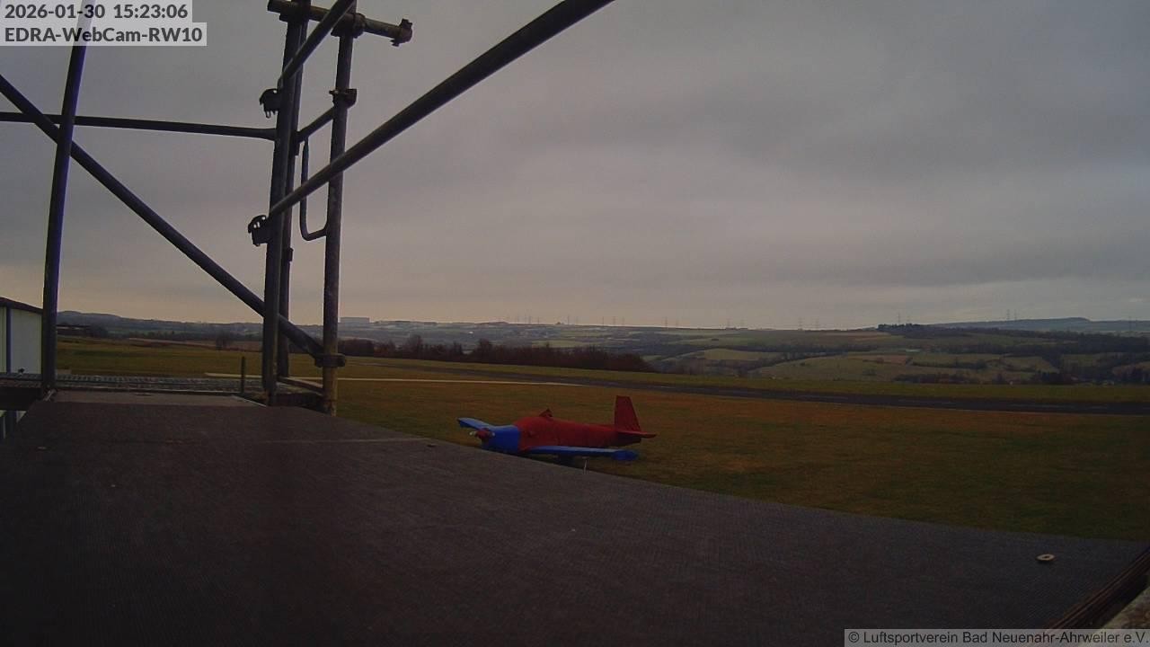 Archiv Foto Webcam Bad Neuenahr-Ahrweiler: Blick auf die Piste 10 des Luftsportverein