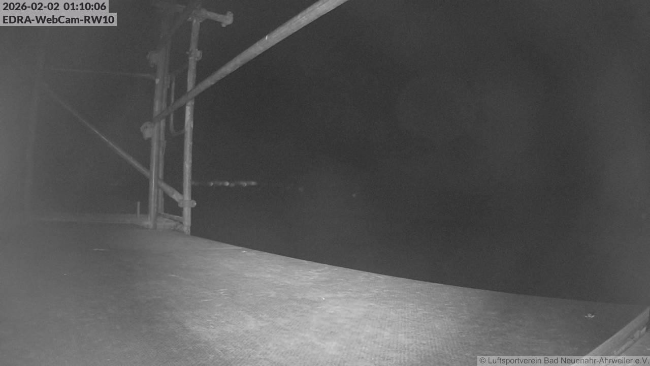 Archiv Foto Webcam Bad Neuenahr-Ahrweiler: Blick auf die Piste 10 des Luftsportverein