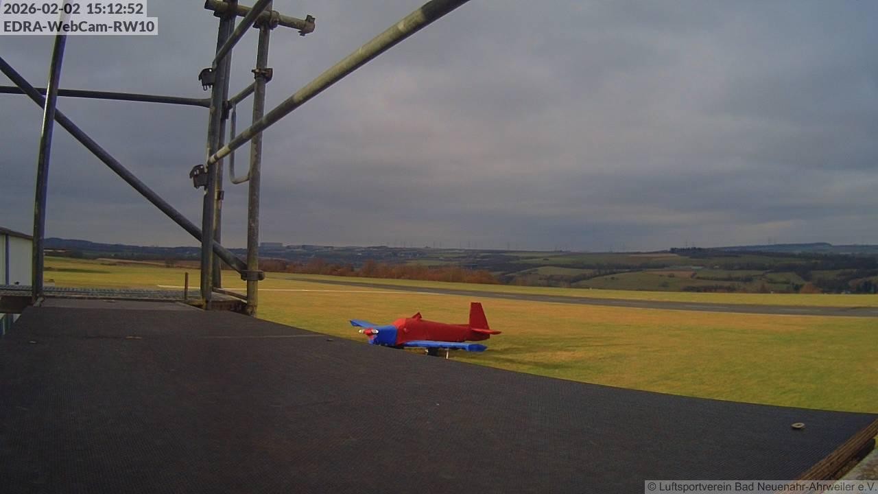 Archiv Foto Webcam Bad Neuenahr-Ahrweiler: Blick auf die Piste 10 des Luftsportverein
