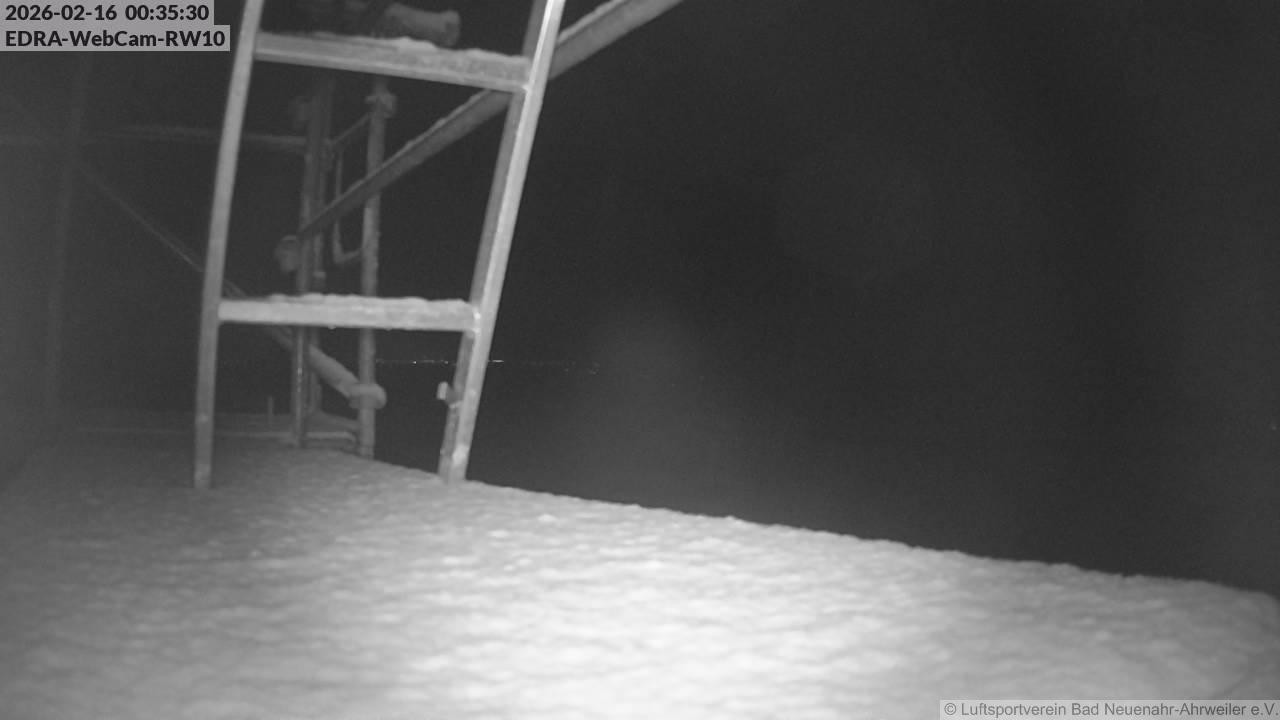 Archiv Foto Webcam Bad Neuenahr-Ahrweiler: Blick auf die Piste 10 des Luftsportverein