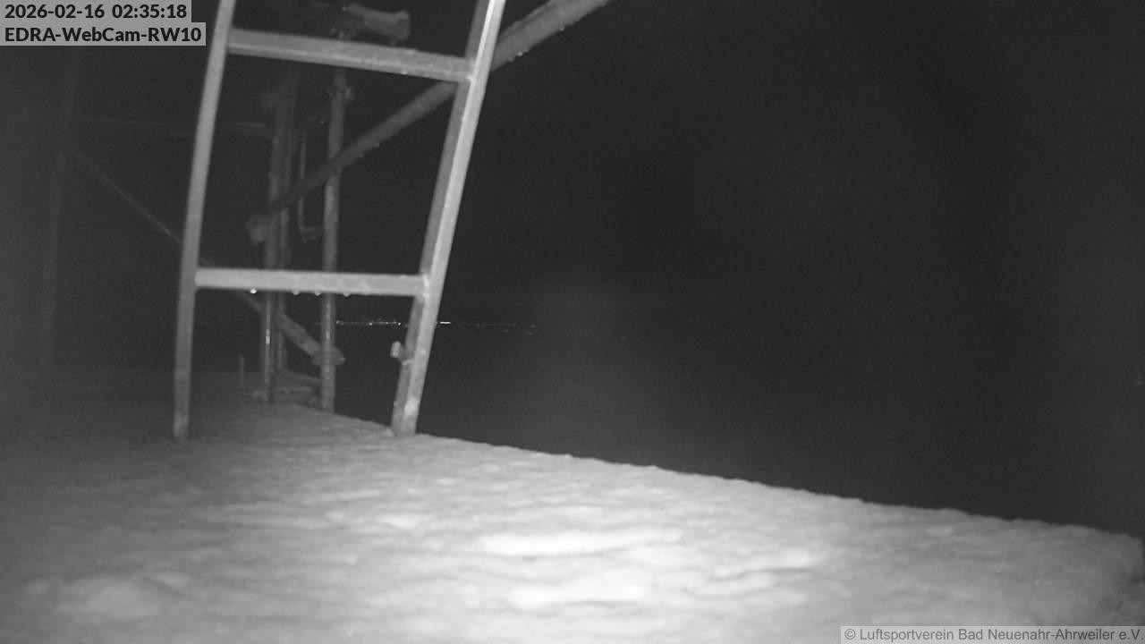 Archiv Foto Webcam Bad Neuenahr-Ahrweiler: Blick auf die Piste 10 des Luftsportverein