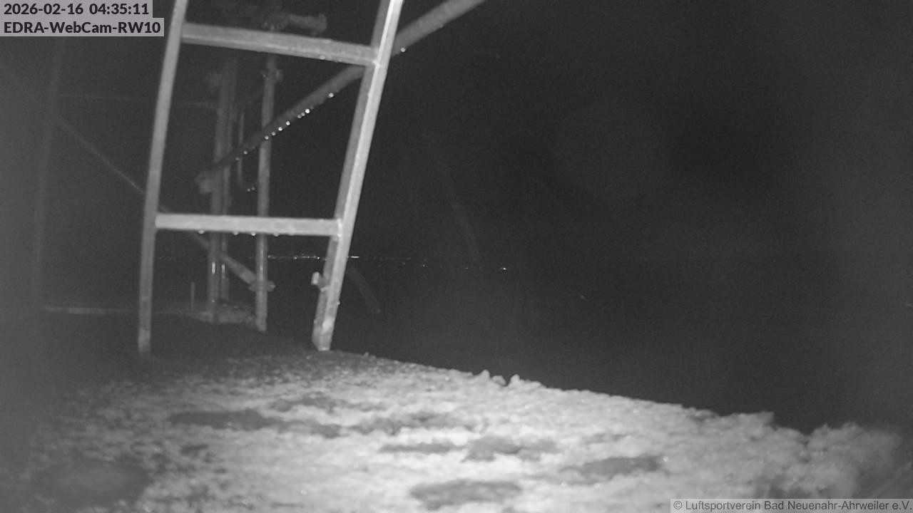 Archiv Foto Webcam Bad Neuenahr-Ahrweiler: Blick auf die Piste 10 des Luftsportverein