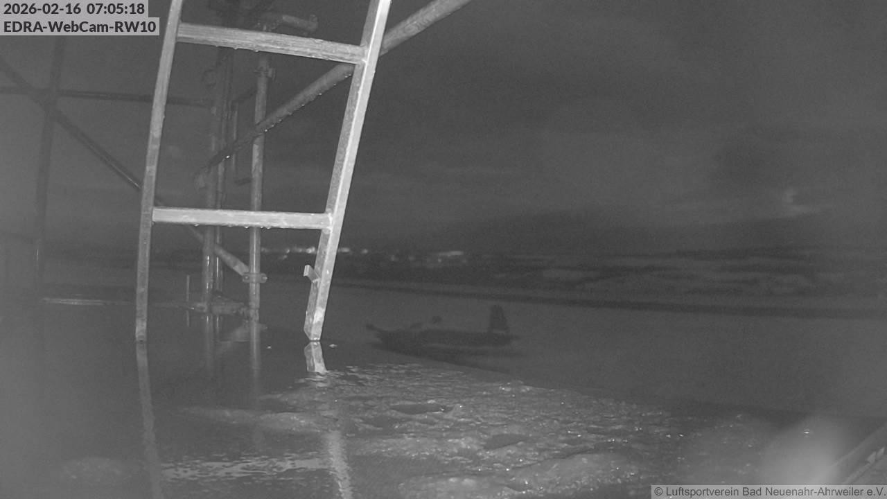 Archiv Foto Webcam Bad Neuenahr-Ahrweiler: Blick auf die Piste 10 des Luftsportverein