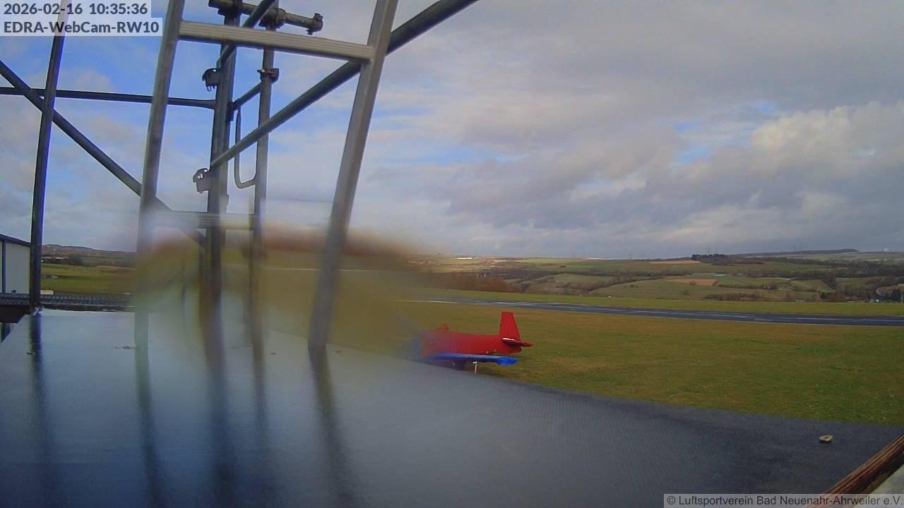 Archiv Foto Webcam Bad Neuenahr-Ahrweiler: Blick auf die Piste 10 des Luftsportverein