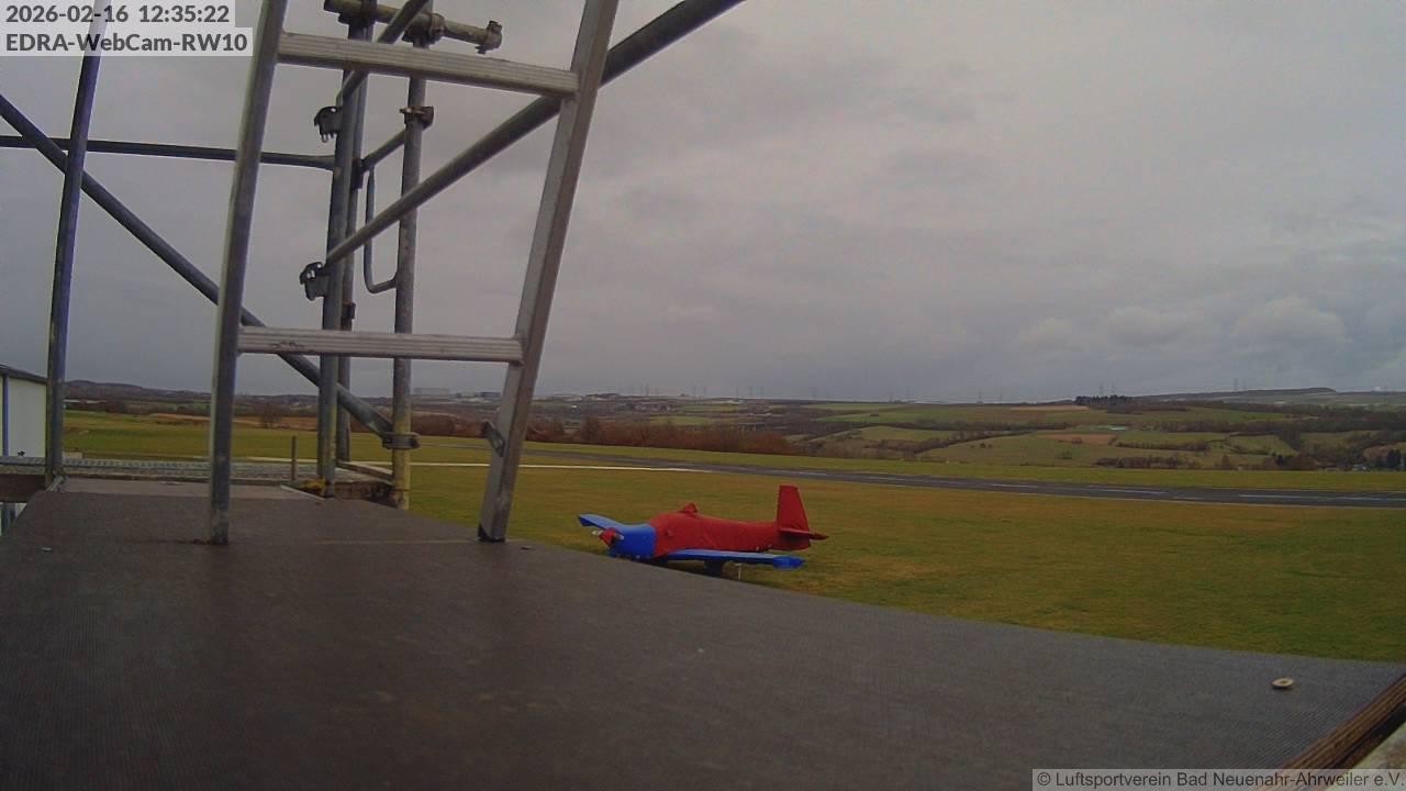 Archiv Foto Webcam Bad Neuenahr-Ahrweiler: Blick auf die Piste 10 des Luftsportverein