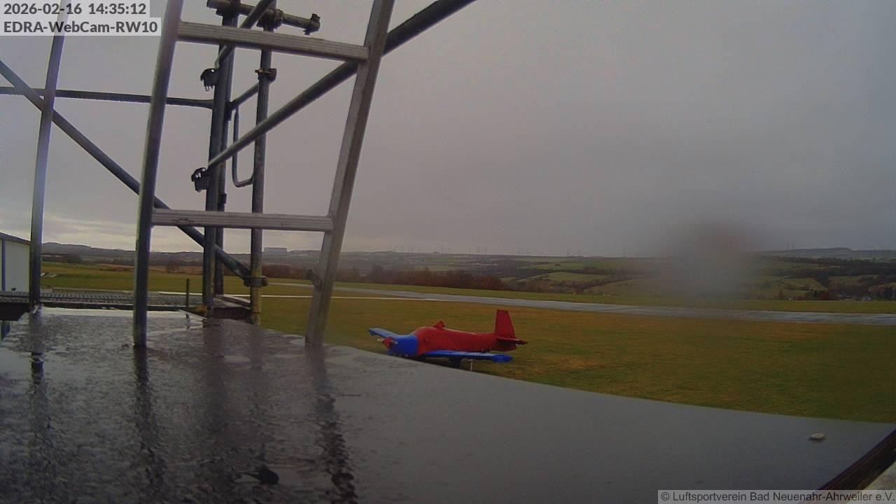 Archiv Foto Webcam Bad Neuenahr-Ahrweiler: Blick auf die Piste 10 des Luftsportverein
