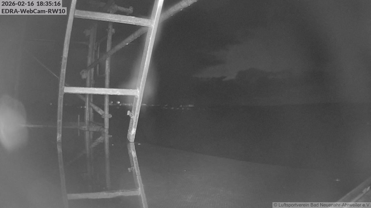 Archiv Foto Webcam Bad Neuenahr-Ahrweiler: Blick auf die Piste 10 des Luftsportverein