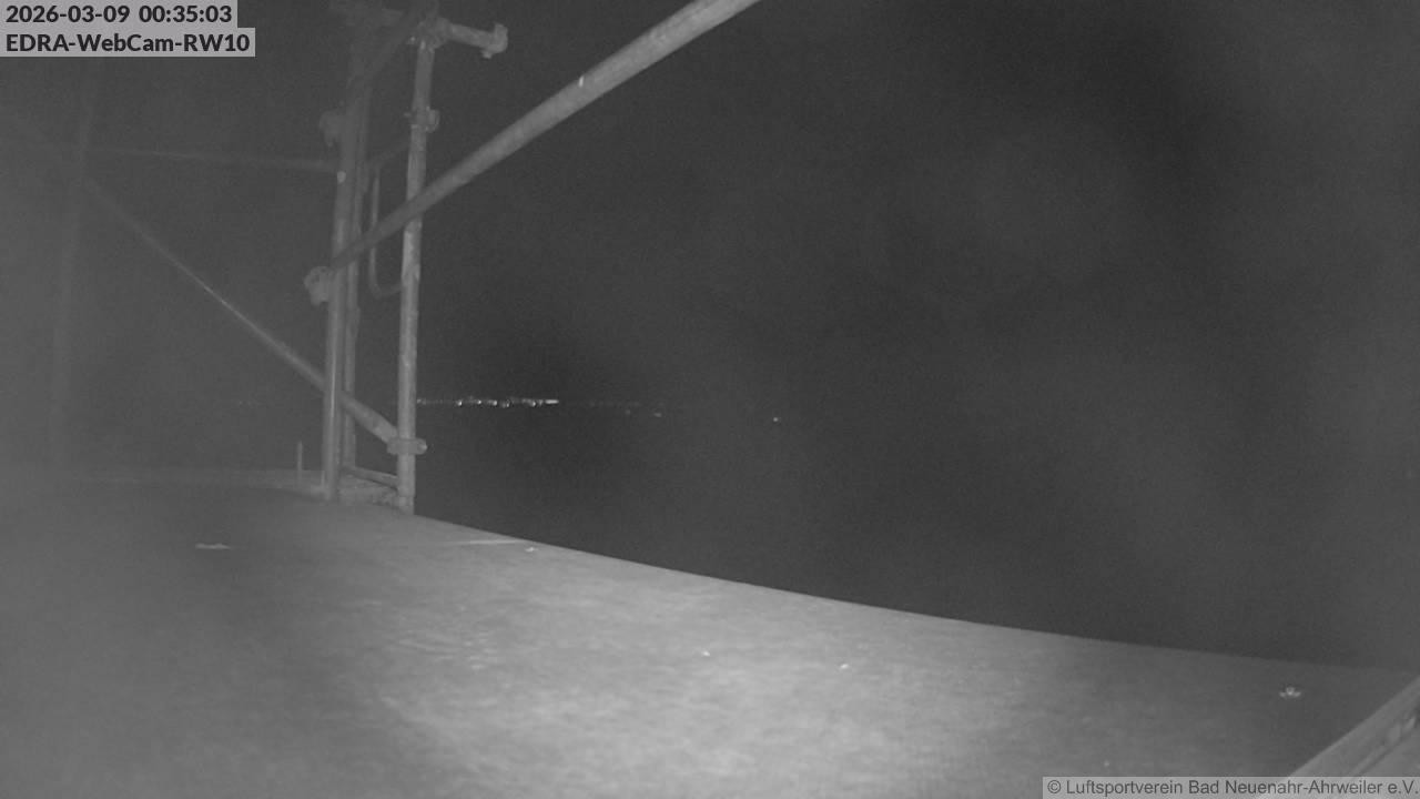 Archiv Foto Webcam Bad Neuenahr-Ahrweiler: Blick auf die Piste 10 des Luftsportverein