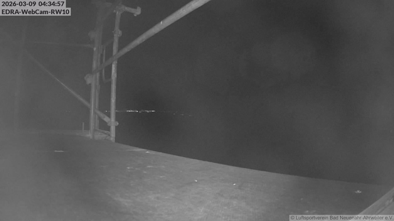 Archiv Foto Webcam Bad Neuenahr-Ahrweiler: Blick auf die Piste 10 des Luftsportverein